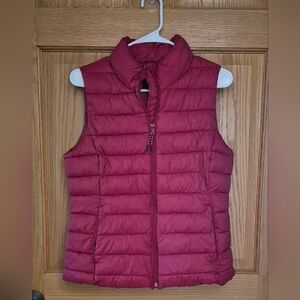 Gap Women's Size Small Red Quilted Puffer Vest NWT